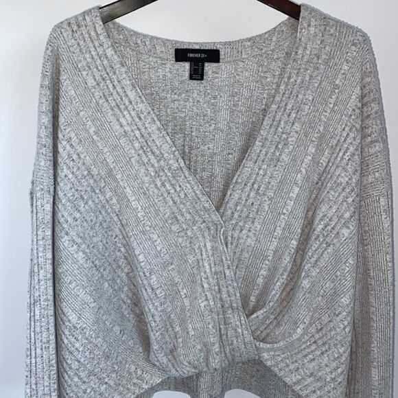 Forever 21 Grey Sweater Women’s Size 3X - Picture 3 of 7